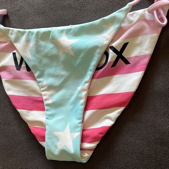 WILDFOX Swim American Girl Bikini Bottom Reversible Swimsuit Rare Vintage Flag M - Picture 16 of 16